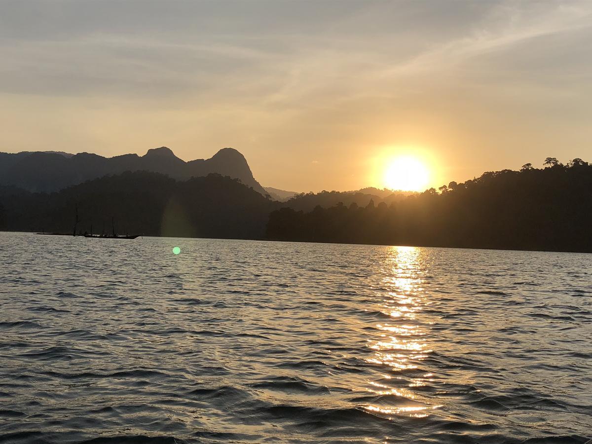 Hotel Khao Sok Blue Mountain Khao Sok National Park Esterno foto